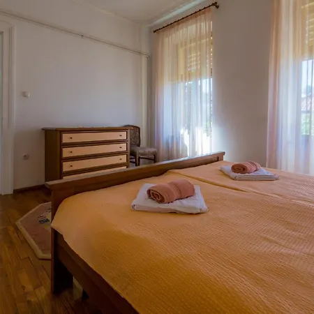 Petrinovic C * Crikvenica