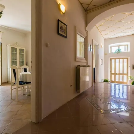 Petrinovic C Apartmán