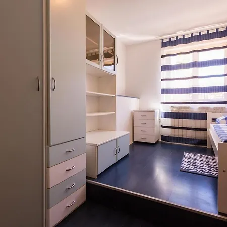 Petrinovic C Lägenhet *